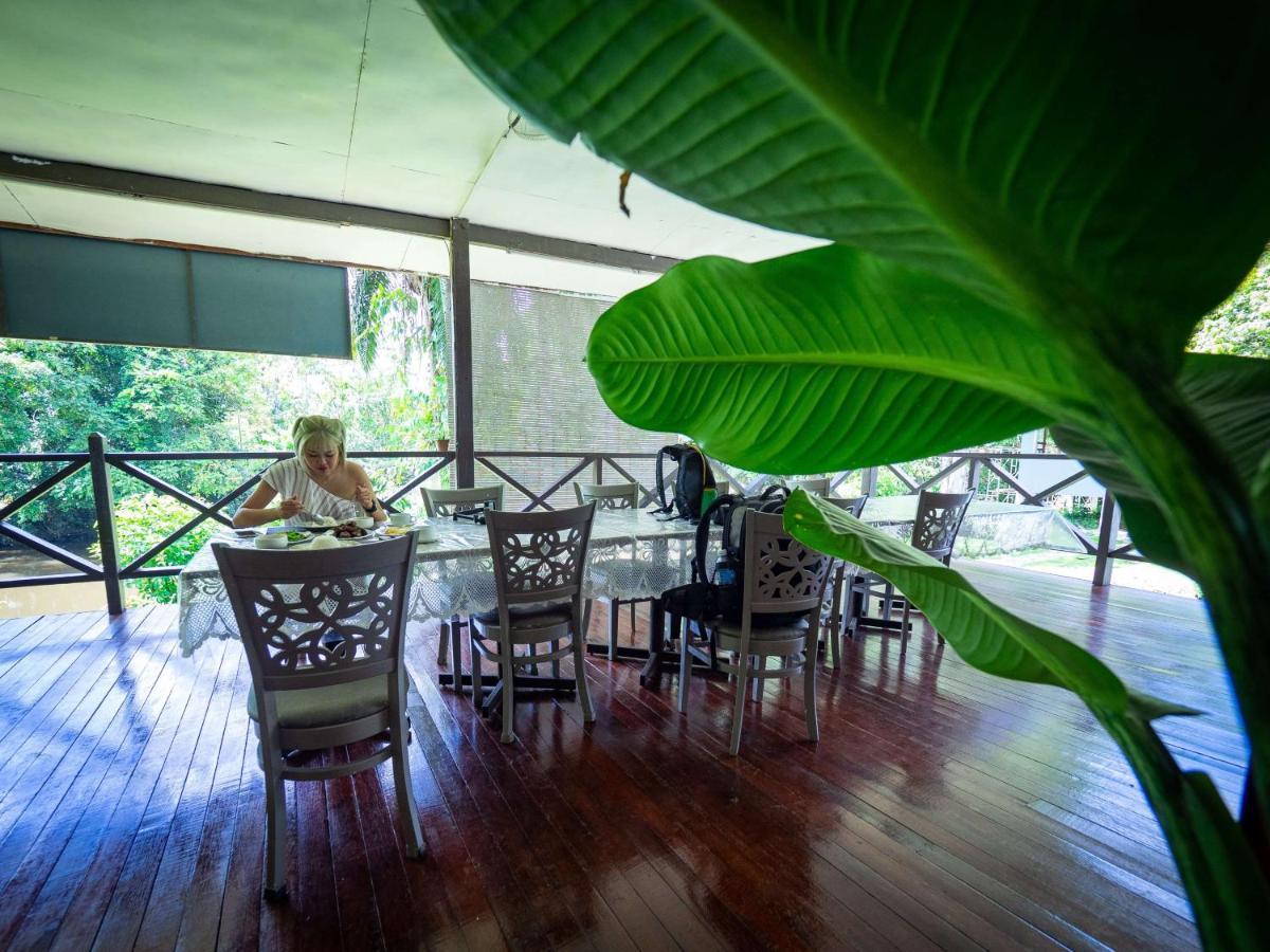 Benarat Lodge ムル エクステリア 写真