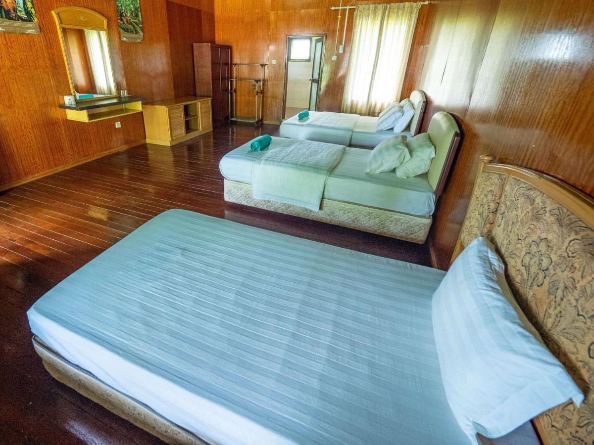 Benarat Lodge ムル エクステリア 写真