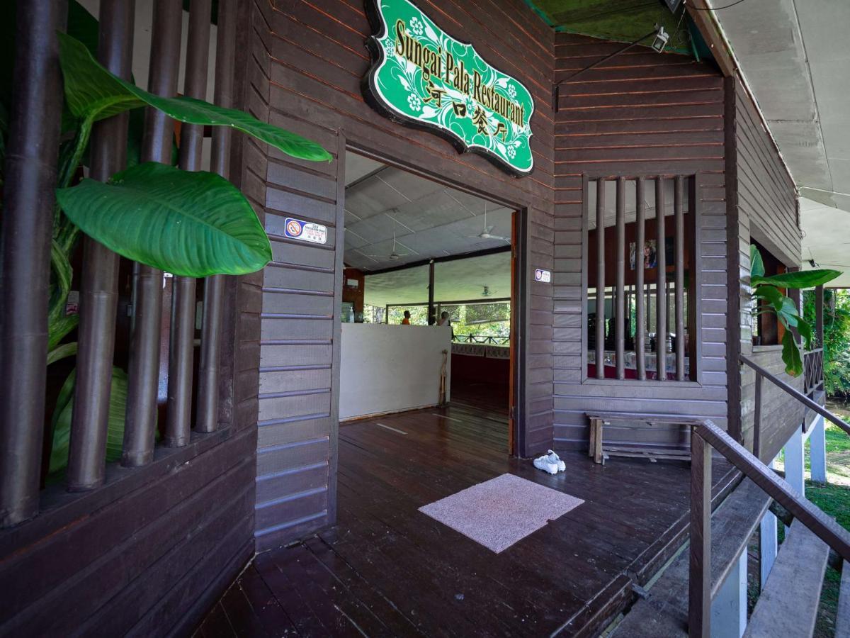 Benarat Lodge ムル エクステリア 写真