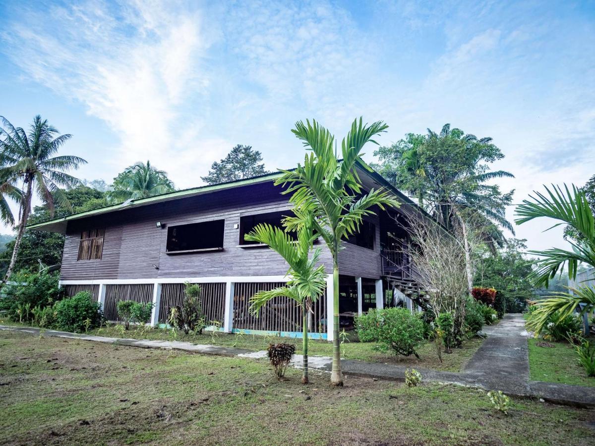 Benarat Lodge ムル エクステリア 写真