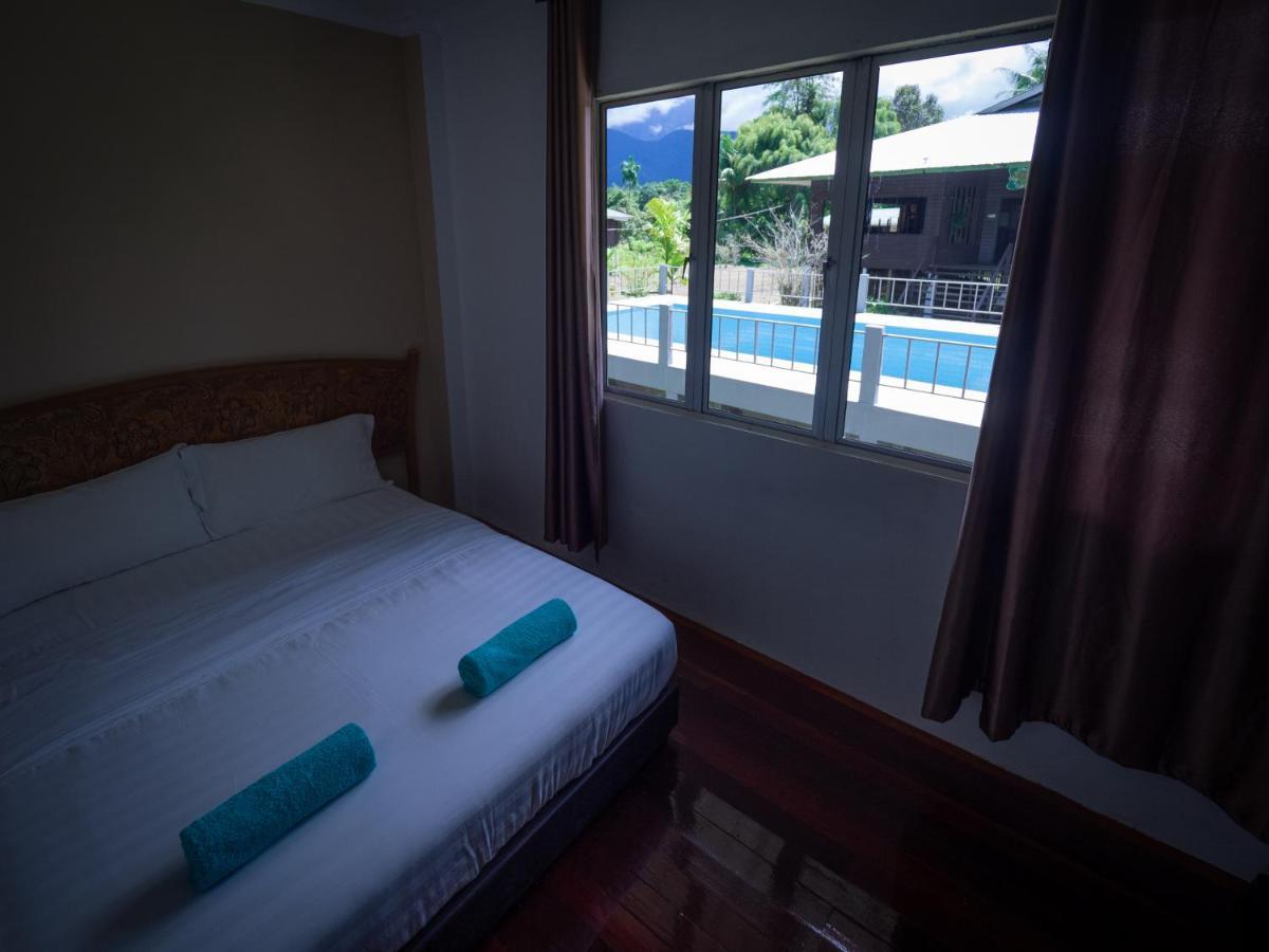 Benarat Lodge ムル エクステリア 写真