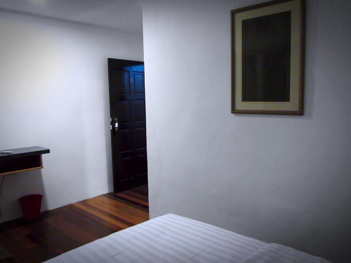 Benarat Lodge ムル エクステリア 写真