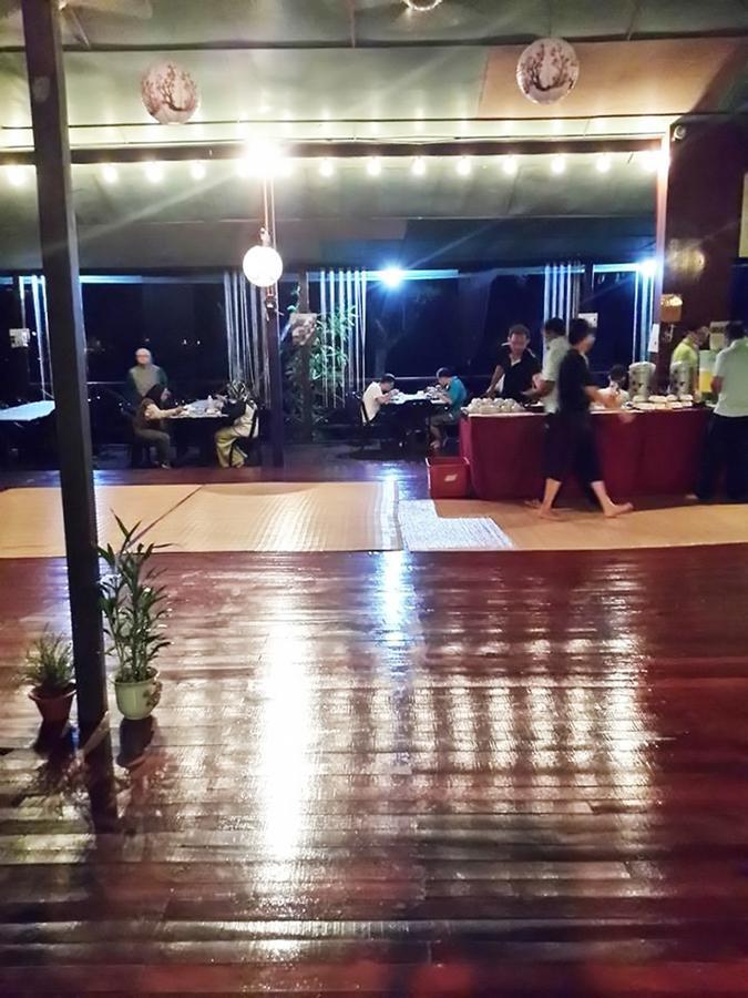 Benarat Lodge ムル エクステリア 写真
