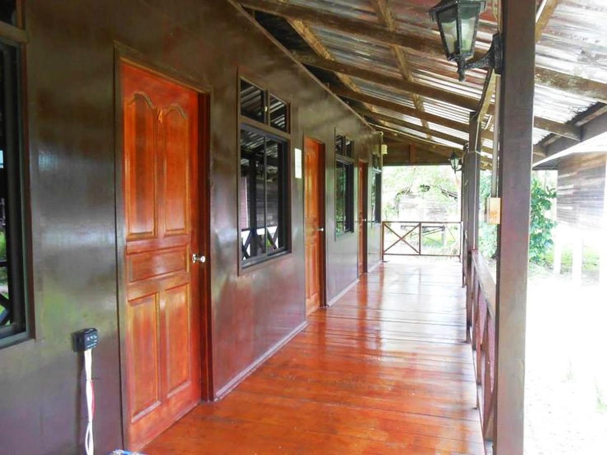 Benarat Lodge ムル エクステリア 写真